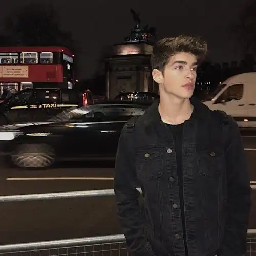 6686体育中级作者Sadie