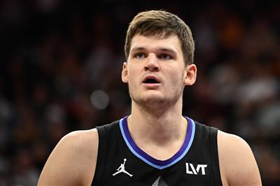 โดนดั๊งค์สุดโหด! เคสเลอร์ลงสนามทำ 3 แต้ม 9 รีบาวด์ 6 ผิดพลาด และ 4 ฝ่าฝืนใน 29 นาที