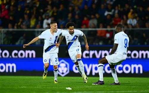 โฟรซิโนเน่ vs อินเตอร์ มิลาน