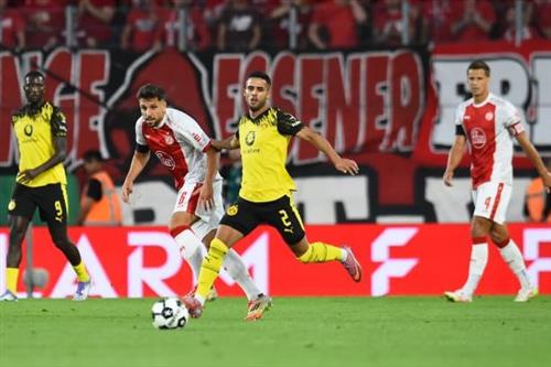 ร็อตเตอร์ไวส์ เอสเซ่น vs โบรุสเซีย ดอร์ทมุนด์