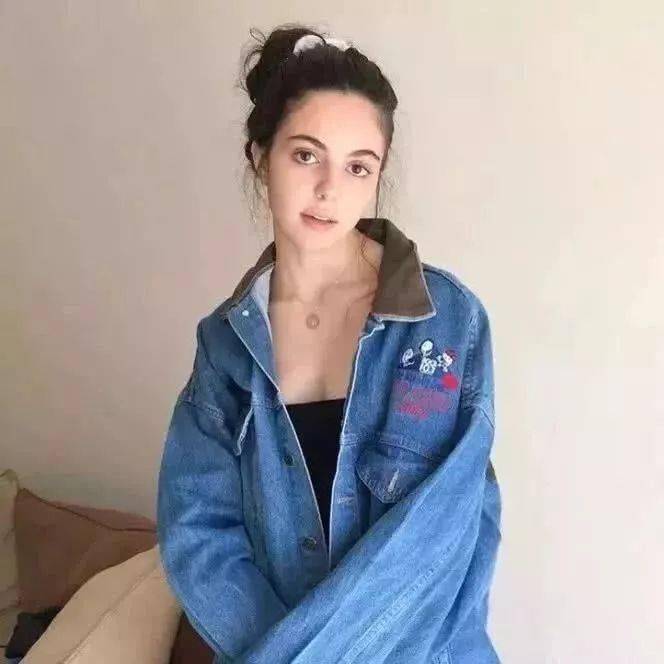 6686体育铁牌作者Felicia