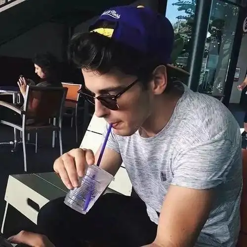 6686体育金牌作者Gail